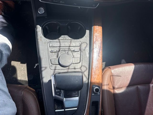 Used 2017 White Audi  image 9