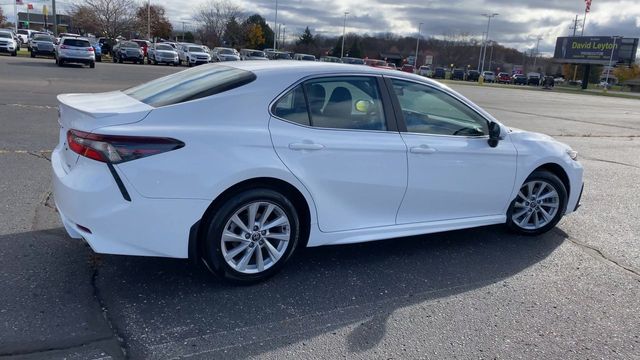 2022 Toyota Camry SE 8