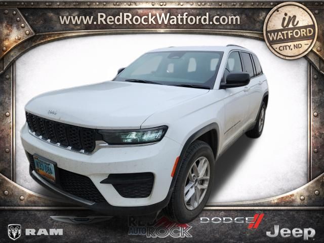 Bright White Clearcoat 2023 Jeep Grand Cherokee Laredo 4WD SUV / Crossover Four-Wheel Drive 8-Speed Automatic