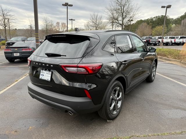 2025 Ford Escape ST-Line photo