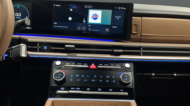 Used 2025 Phantom Black Hyundai Limited image 13