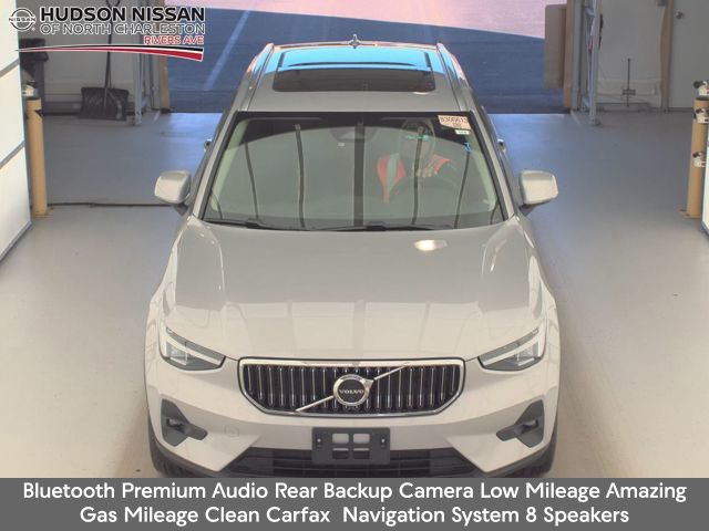 Silver 2023 Volvo XC40 B5 Plus Bright Theme AWD SUV / Crossover All-Wheel Drive Automatic