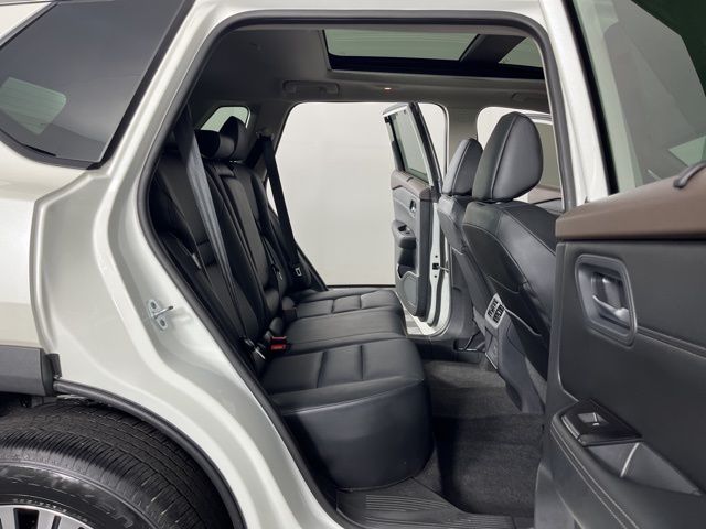 2023 Pearl White Tricoat Nissan Rogue SV FWD SUV