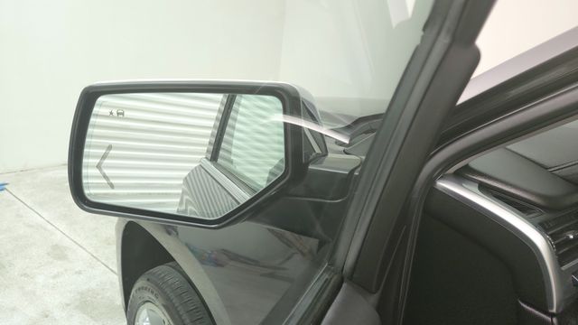 2017 Chevrolet Suburban Premier - 10