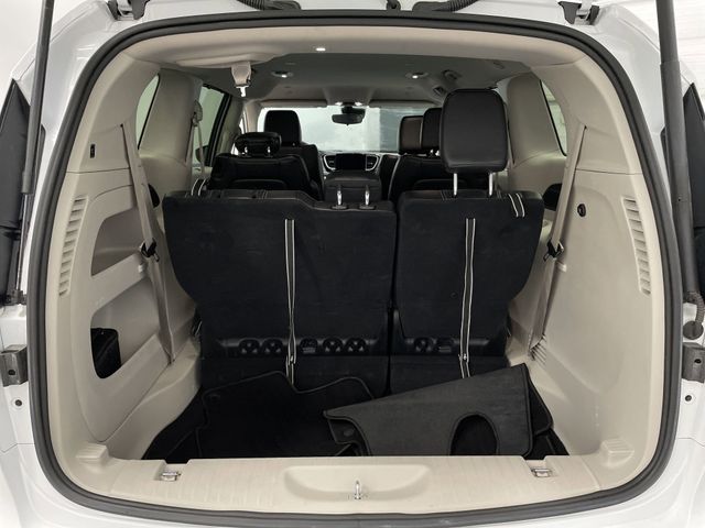 2023 Chrysler Pacifica Touring L photo
