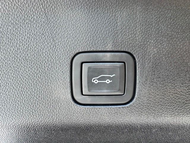 Used 2024 Red GMC Denali image 9