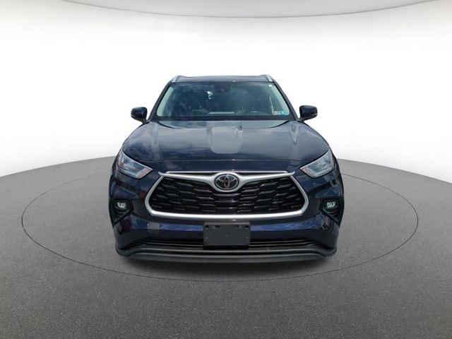 used 2022 Toyota Highlander car, priced at $32,771