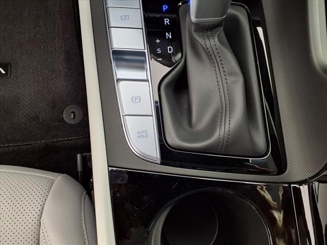 2025 Hyundai Elantra Limited photo