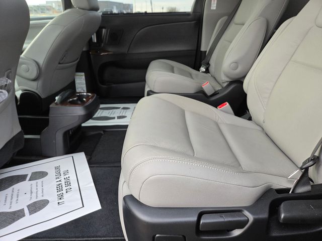 2019 Toyota Sienna XLE Auto Access Seat