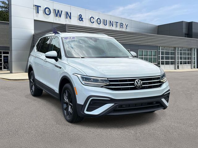 Opal White Pearl 2023 Volkswagen Tiguan SUV / Crossover Front-Wheel Drive 8-Speed Automatic