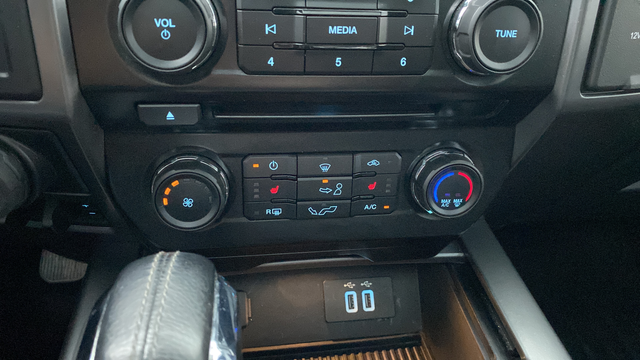 Used 2016 Ruby Red Metallic Tinted Clearcoat Ford XLT image 18