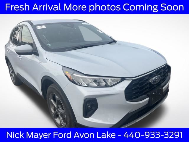 Silver Metallic 2025 Ford Escape SUV / Crossover All-Wheel Drive 8-Speed Automatic