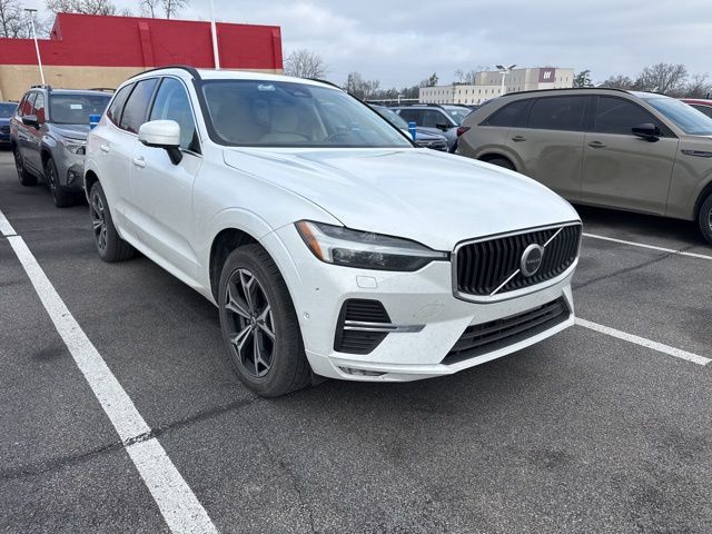 2022 Volvo XC60 B5 Momentum AWD