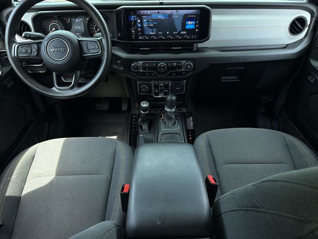 Used 2024 Gray Jeep Nighthawk image 19