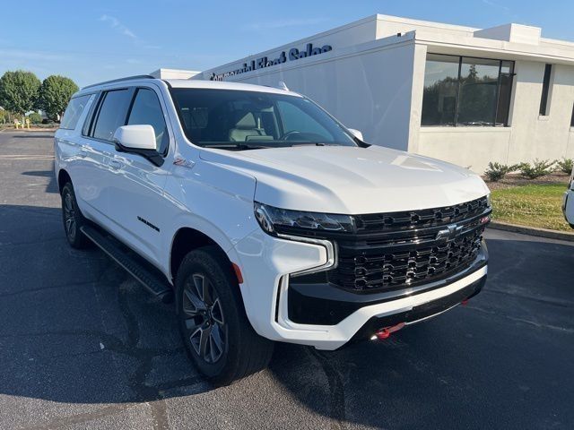 Summit White 2024 Chevrolet Suburban Z71 4WD SUV / Crossover Four-Wheel Drive