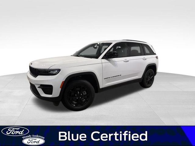 Bright White Clearcoat 2024 Jeep Grand Cherokee Altitude 4WD SUV / Crossover Four-Wheel Drive 8-Speed Automatic