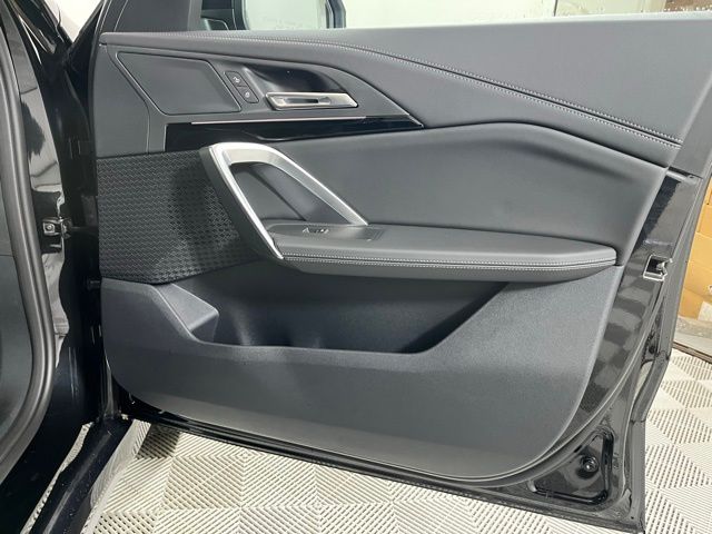 Used 2026 Black BMW xDrive28i image 22