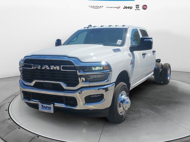 Bright White Clearcoat 2026 RAM 3500 Chassis Pickup Truck 4X2 8-Speed Automatic