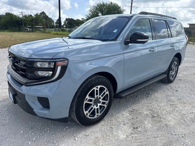 Glacier Gray Metallic TriCoat 2025 Ford Expedition SUV / Crossover Four-Wheel Drive Automatic