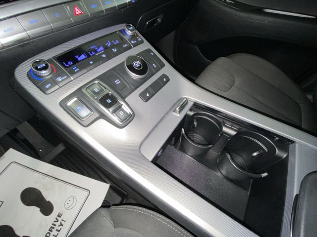 Used 2022 White Hyundai SEL image 19