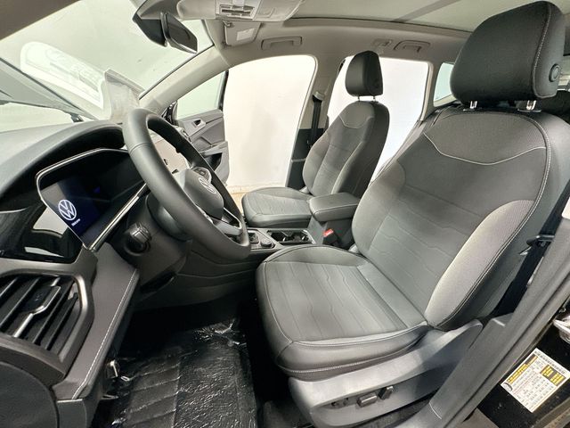 2026 Volkswagen Taos 1.5T SE Black Black at Subaru and VW of Moon Township