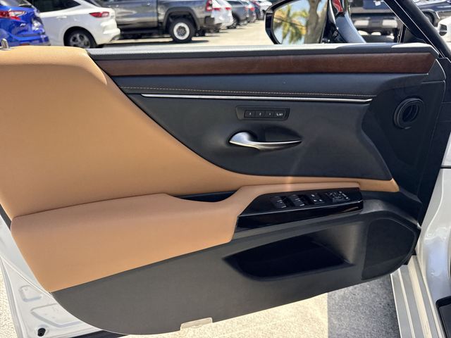2023 Lexus ES - $38,998