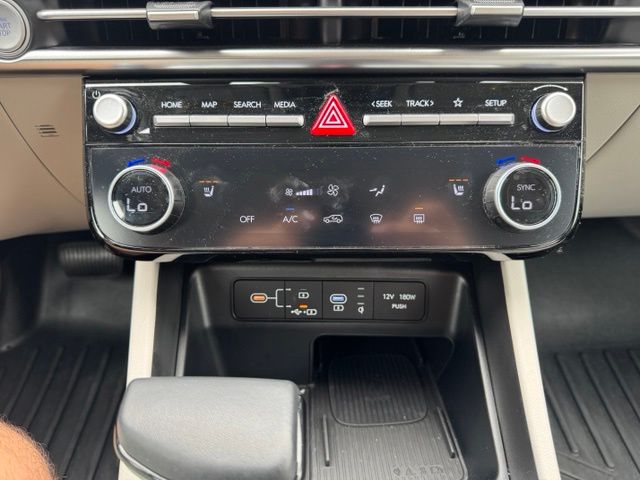 Used 2025 White Hyundai SEL Convenience image 29
