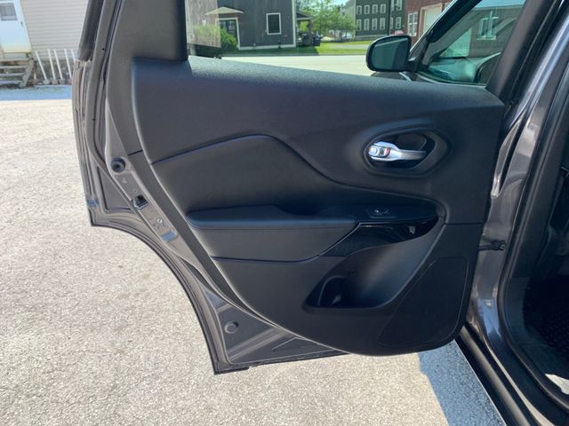 Used 2020 Jeep Cherokee SUV