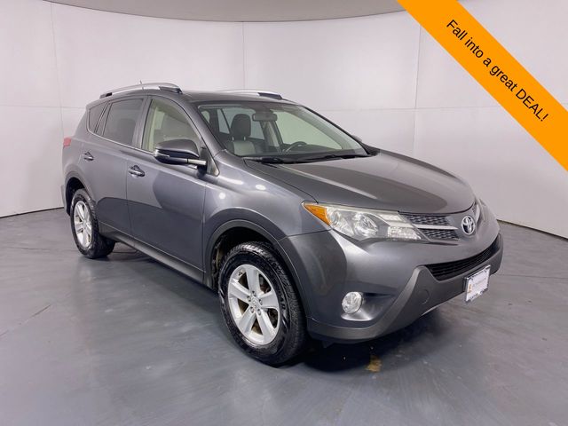 2014 Toyota RAV4 XLE 3