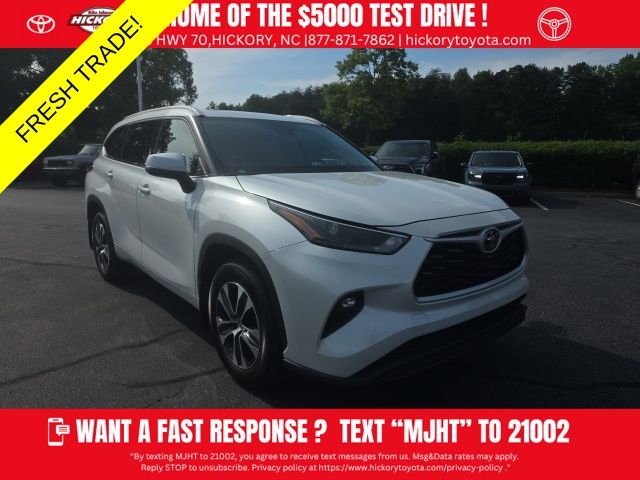 2022 Toyota Highlander XLE 4x4 V6's photo