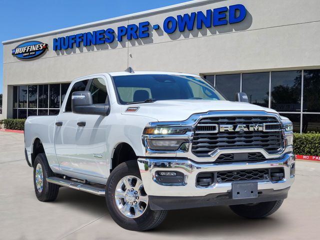 Bright White Clearcoat 2026 RAM 2500 Pickup Truck Four-Wheel Drive 8-Speed Automatic