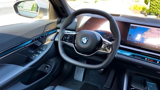 2025 BMW i5 xDrive40 23