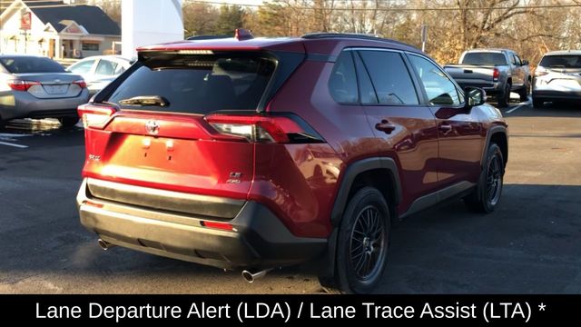 2019 Toyota RAV4 LE 8