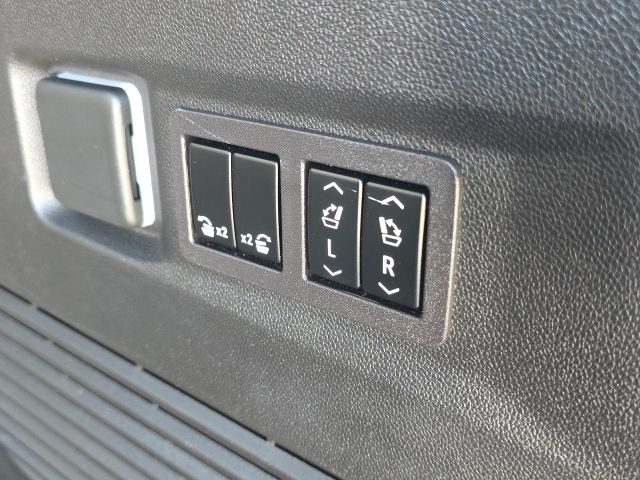 2024 GMC Yukon Denali Ultimate:C02471