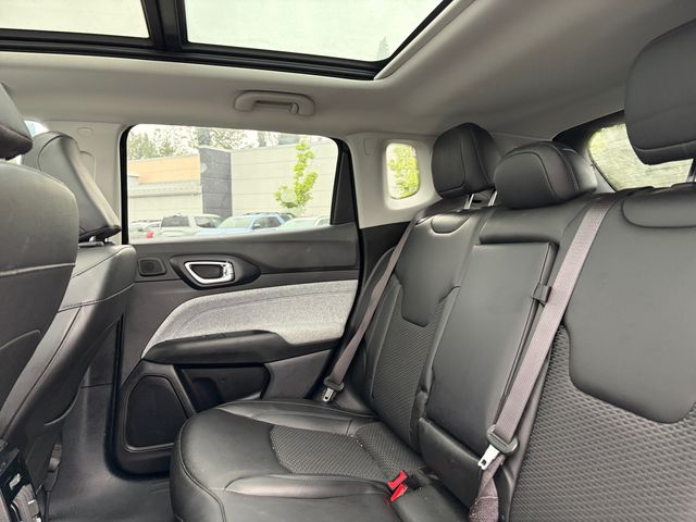 Used 2022 Gray Jeep Latitude image 22