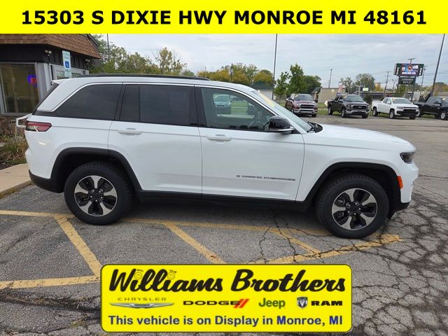 2024 Jeep Grand Cherokee 4xe - Bright White Clearcoat exterior view 2