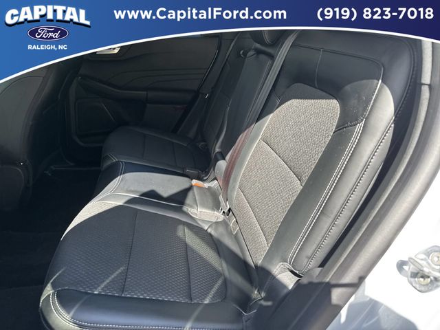 Used 2025 Silver Ford Base image 18