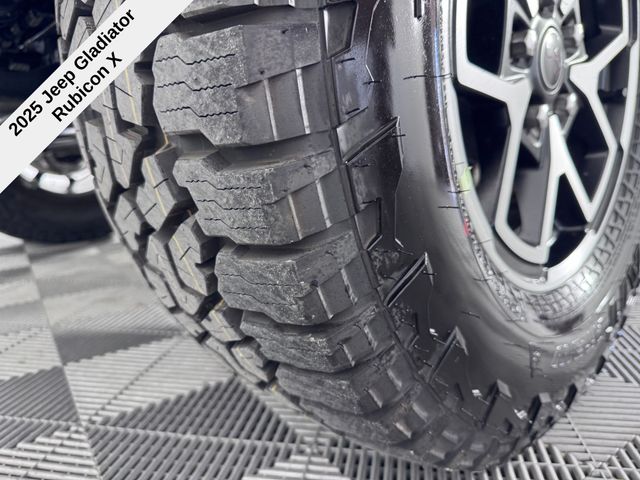 Gladiator Rubicon X
