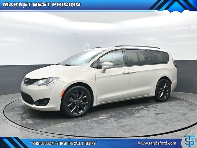 2019 Chrysler Pacifica Limited FWD