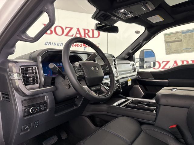 2025 Star White Metallic Tri-Coat Ford Super Duty F-350 SRW Platinum 4X4 Truck