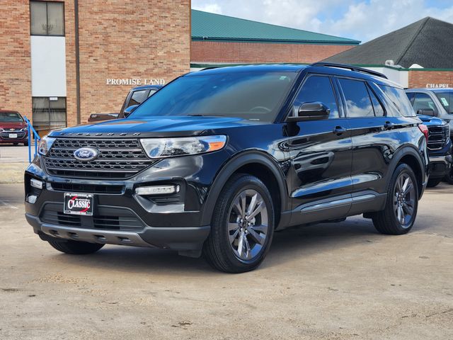 2024 Ford Explorer XLT Black at DeMontrond Auto Country