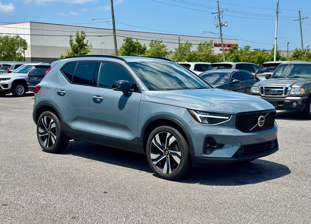 2023 Volvo XC40 Plus