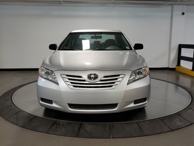 Used 2009 Gray Toyota LE image 2