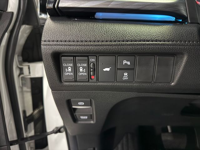 2025 Honda Odyssey Elite White at Superior Honda