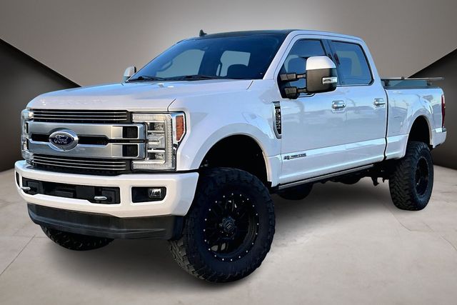 White Platinum Clearcoat Metallic 2019 Ford F-250 Super Duty Limited Crew Cab 4WD Pickup Truck Four-Wheel Drive 6-Speed Automatic