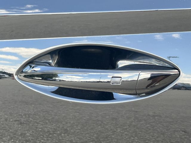 Used 2025 Black Hyundai SEL image 40