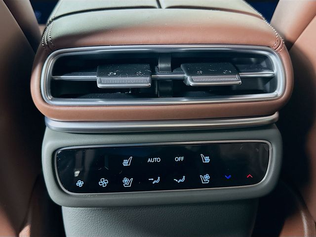 Thumbnail: 2026 Genesis GV80 - 18