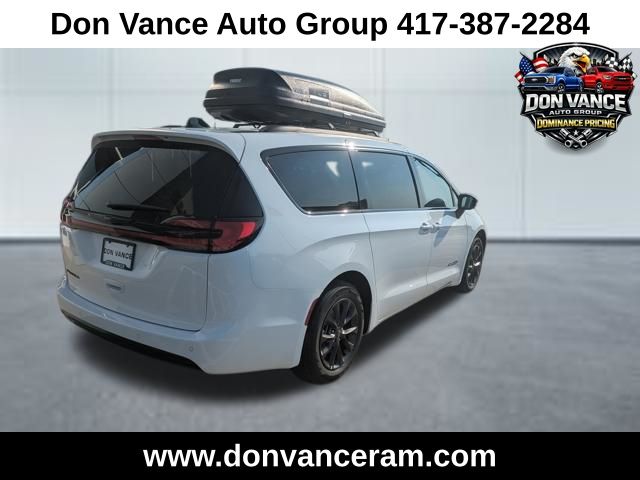 View vehicle photo 6