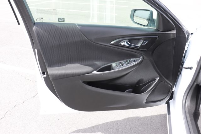 2024 Chevrolet Malibu LT photo