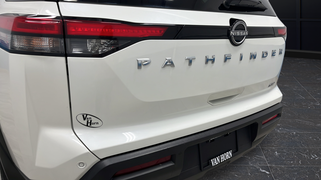 Used 2022 Pearl White Tricoat Nissan SV image 36